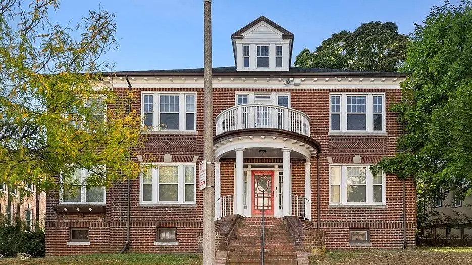 40 Schuyler Street